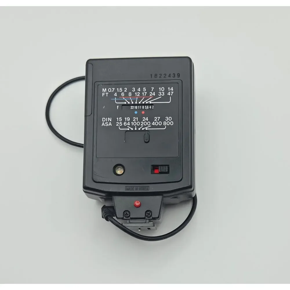 Vivitar Auto Thyristor 225 Camera Flash Shoe Mount W/ PC Sync Cord Tested Works